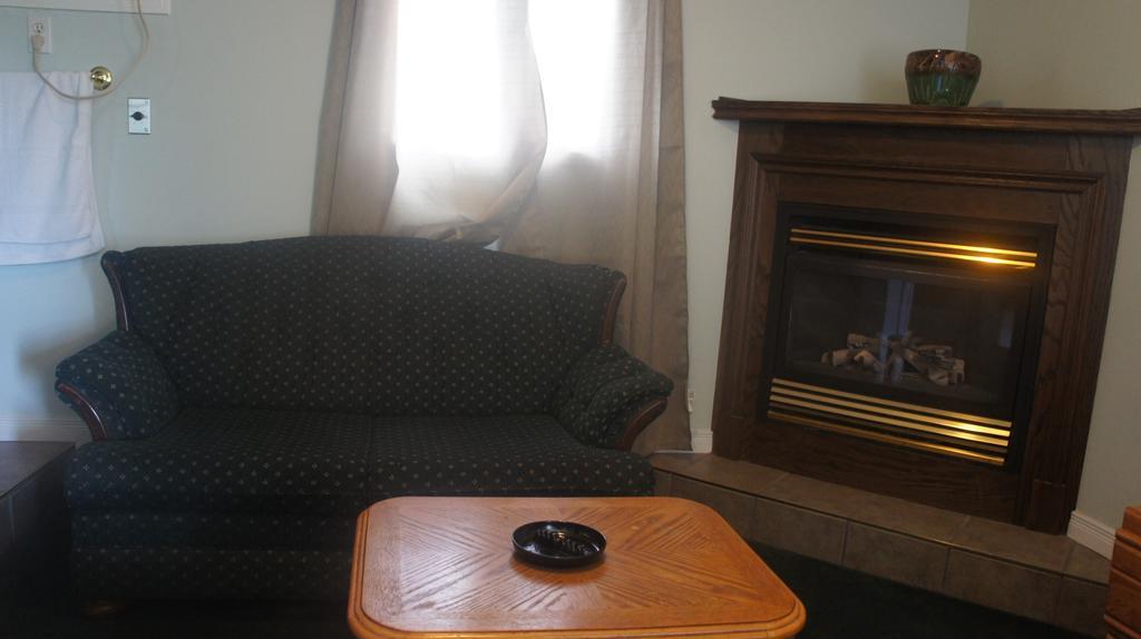 Welcome Traveller Motel Кингстон Экстерьер фото